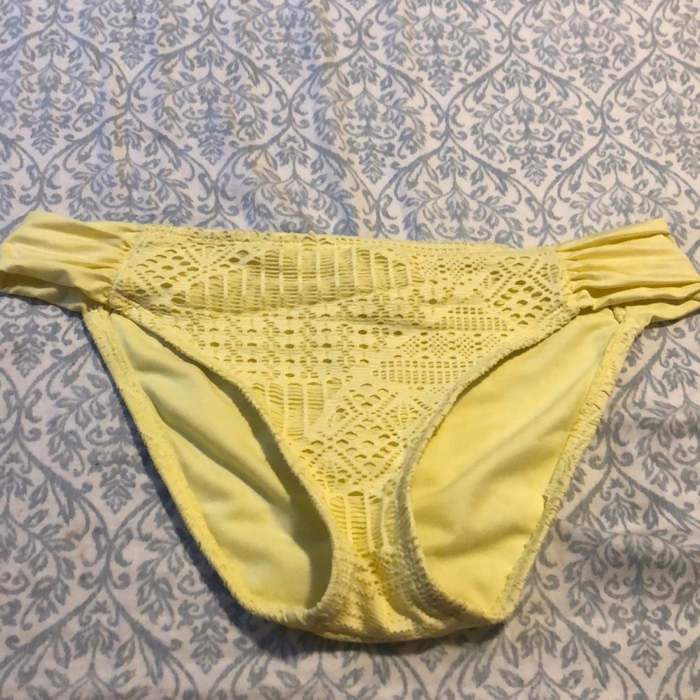 Target yellow lace bikini bottom size XL